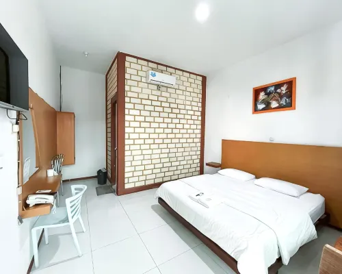 Hotel Pondok Hexa Seaside Hotels in Ciracap