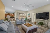 Private Pool Home Hideaway in Palm Aire. Close to all Sarasota has to offer. - Private Pool