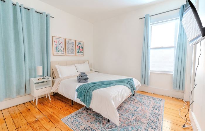Spacious 3BDR near Harvard/5-Min Walk to Train - Davis Sq / Free Parking!