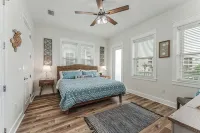 Luxurious House on the Canal, Pool, Hot Tub, steps to BEACH - 4-Star