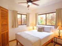 Villa Del Sol, steps to Dominical Beach with Private Pool! Hotels in Dominical