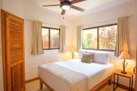 Villa Del Sol, steps to Dominical Beach with Private Pool! - balcony
