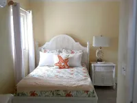 960 Sq. ft  Beach  Front Villa located in Steventon, Exuma,  Bahamas . Hotels in Great Exuma Island