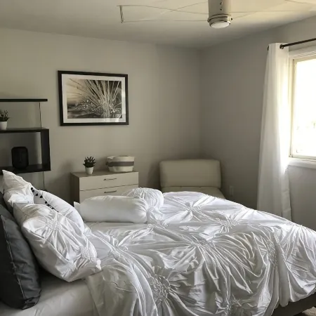 Spacious Cape May 3 bedroom home with large pool
