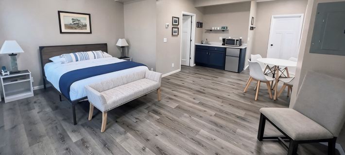 Relax N Rentals Modern Riverside 2Br Algoma WI 앨고마 호텔