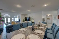 5 Themed BDs Luxury Estate w Pool, Spa & Game Room Close to Las Vegas - วิลล่า