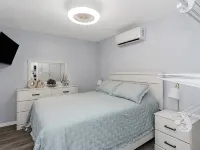 Cozy Modern Studio Getaway in Pinellas Park Hotels in Pinellas Park