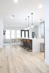 Master suite/ Soaking Tub/ Spacious Kitchen