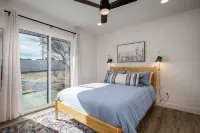 Desert Retreat: Heated Pool + Spa + Fire Pit + Hammocks - 3-Star