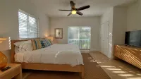 "Gorgeous and Open" 2 Bedroom / 2 Bath Villa
