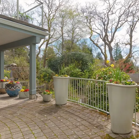 Victoria, ~BC~ - Fully Furnished-Self Contained Garden Suite