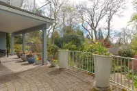 Victoria, ~BC~ - Fully Furnished-Self Contained Garden Suite - Wifi