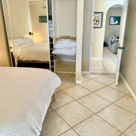 Central Encinitas, 1.4 Miles from Beach