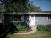 The Sawyer House-- Entire Home in the Heart of Sawyer Hotels in Chikaming Township