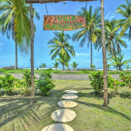 Beautiful beachfront home with a private pool in between Jaco & Manuel Antonio.