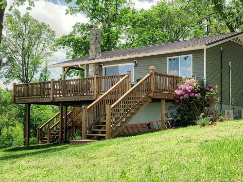 Pops Cozy Cabin w/ an incredible valley view. Gas firepit, full kitchen and more - 4-Star