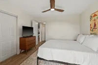 Family Condo with Queen Beds & Ocean Views from 3 Lanais! - شرفة