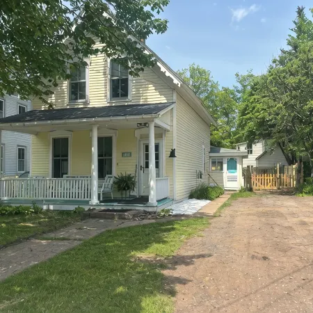 Spacious Home w/Hot Tub Near Lake Superior Walk to Restaurants, Breweries, Beach