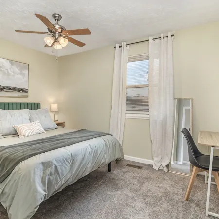 3 Miles from the ARK! 3 bedroom Home in Williamstown with Game Room!