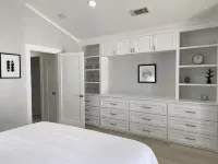 4/3 West LA Modern Bungalow Home Hotels in West Los Angeles