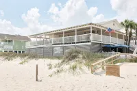 Top Floor Surfside Beach Condo with Pool & Easy Beach Access, Pets Welcome - Pool