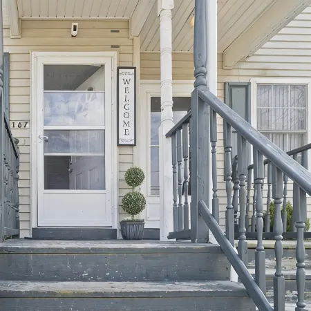 Cozy 3-bedroom Duplex2 in beautiful Springfield with WiFi, central AC