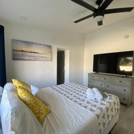 Dream Vacation House 4B/2B Miami, FL