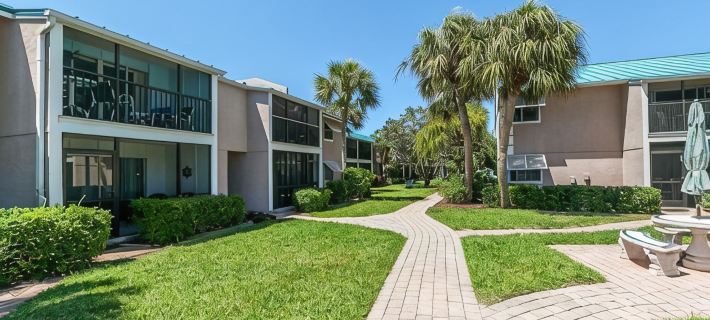 Siesta Key Beach IDEAL LOCATION BEACH, VILLAGE, HEATED POOL Hotels in Siesta Key