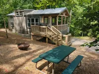 Nature’s Cove Cabin B-kayaks/fire pit/pet friendly - Chalets