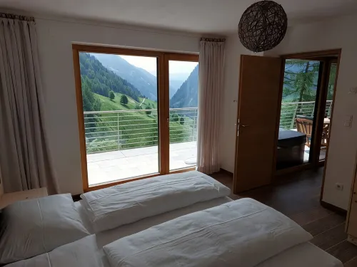 New opening June 2022 - Chalet tree house with private whirlpool - Wifi