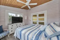 Finlandia: 3BR Avon cottage. Dog-friendly - steps from pristine beach! - 3-Star