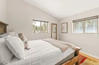 Cascade Getaway, Hot Tub, Fenced Acre, Pet Friendly - 4 星級