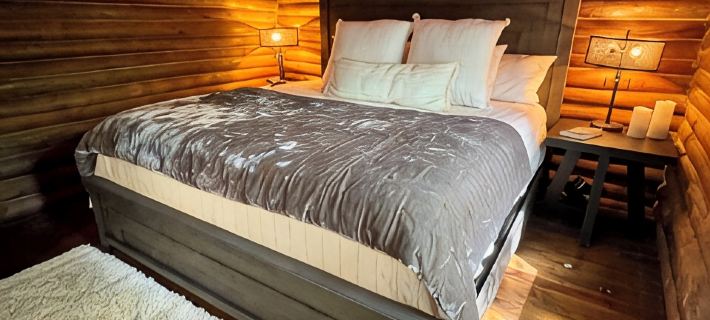 “The Honeymooner” A quaint lil cabin in the woods at Tannenbaum! Hotels in Cleburne County