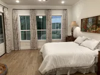 Spacious 4 Bedroom House - 3/4 Mile to Round Top Center! - 4-Star