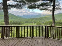 Stunning views from house high up on mountain side. - 3성급