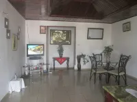 Dave's  Home - 3-Star