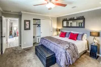 Private HEATED POOL at the Wine Time Villa! - 4-Star