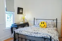 Impressive three bedroom on historic Fenelon Place - บังกะโล