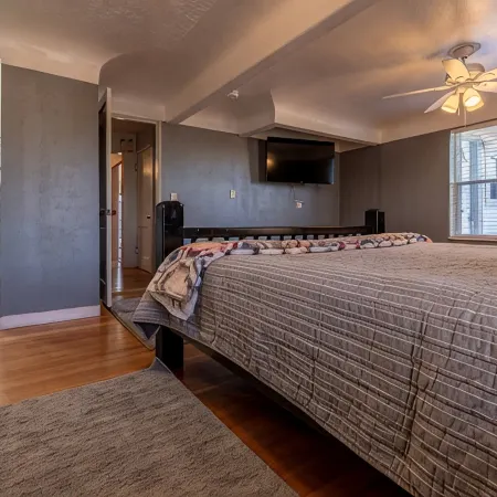 Charming Cody Home - sleeps 5, walking distance to downtown!