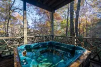 Highlands NC Mountain Lodge • Hot Tub • Game Room • Big Creek • Sleeps 14 - 3-Star