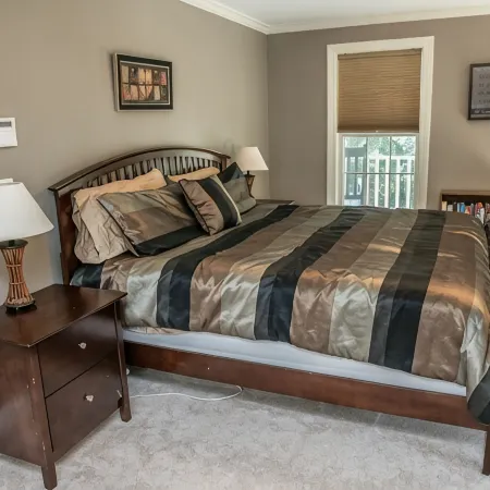 Large Luxury Family Home Near Five Colleges. The TOP short term rental in area!