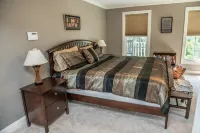 Large Luxury Family Home Near Five Colleges. The TOP short term rental in area! - 피트니스 시설
