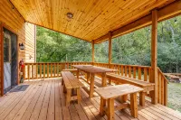 Elina’s  Log Cabin, new on the market, steps from Devil’s Lake State Park. - Boutique