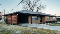 Stylish and funky, minutes away from everything NWA has to offer! - 3-Star