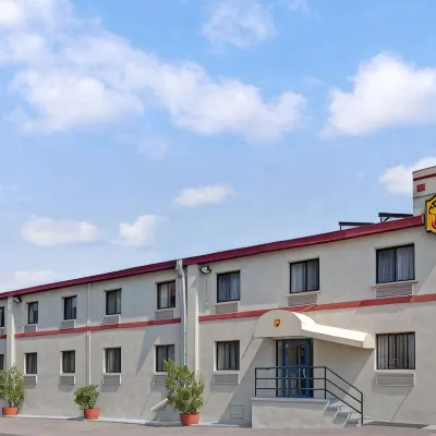 Super 8 by Wyndham Long Island City LGA Hotel Hotels near Harlem River Park
