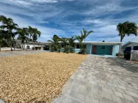 SC3- Southern Comfort Three at 240 11th St. Kcb. Private Pool, Dock & Tiki Bar. - Boutique