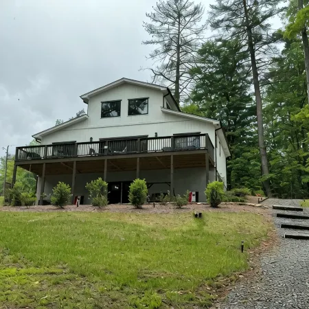Pristine Riverfront Retreat in Wine Country with Fire Pit & Large Outdoor Space