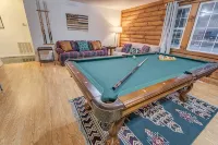 Spacious Hideaway w/ hot tub and creek- 1 mile from beautiful Watauga Lake - Wifi
