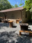 Secluded Cabin w/ HOT TUB, Woodburning Stove, VIEW on PRIVATE 2 acres - 발코니