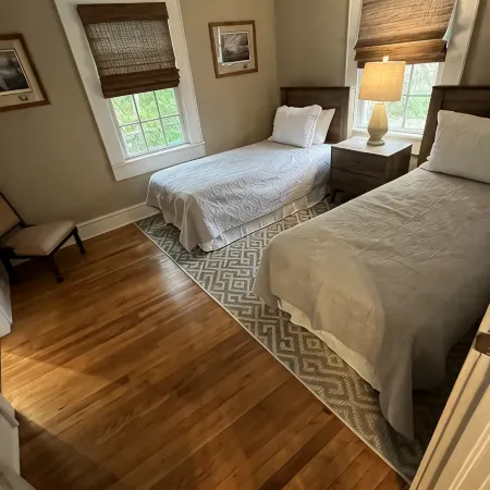 Charming Georgetown bungalow within walking distance to downtown & boat access